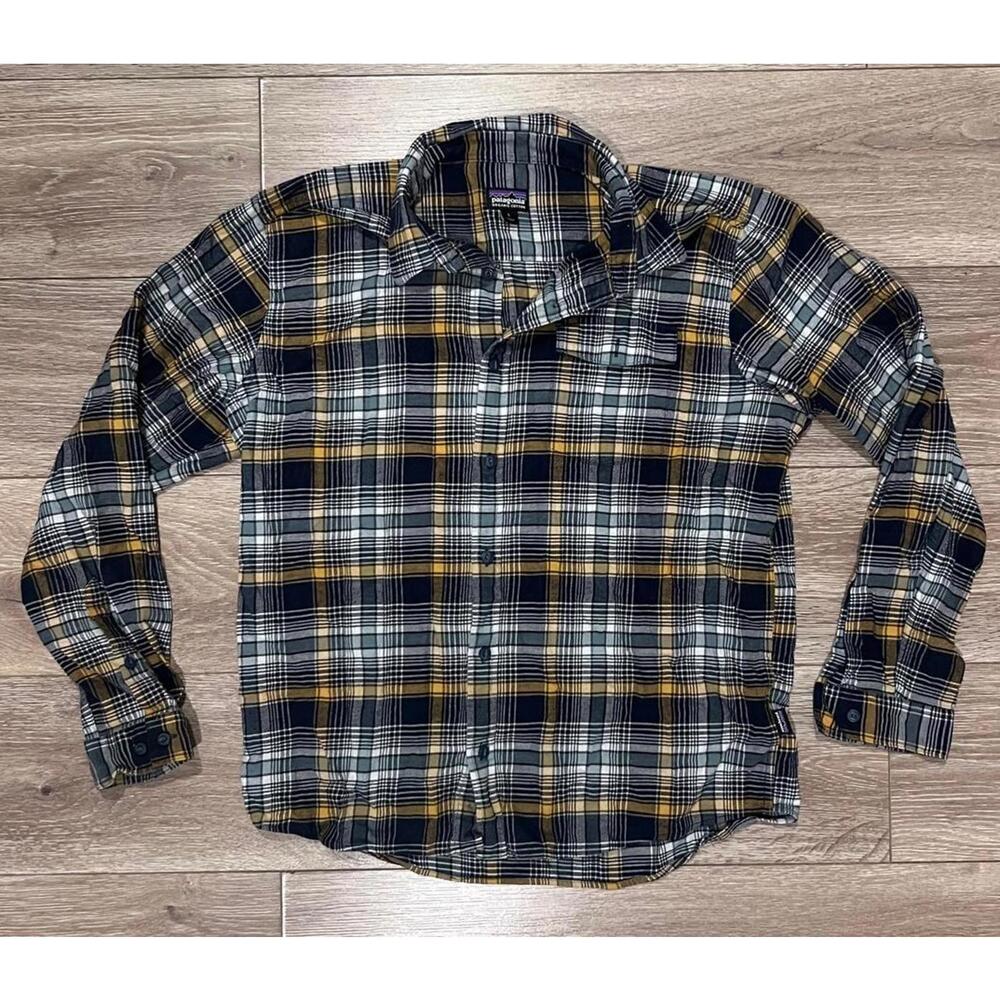 Patagonia Men's Casual Plaid Shirt - Size Medium
